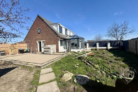 3 bedroom semi-detached house for sale, Blackbrook Close, Shepshed, Loughborough, Leicestershire, LE12 9LD