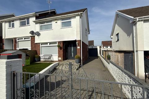 Parc Glas, Cwmdare CF44