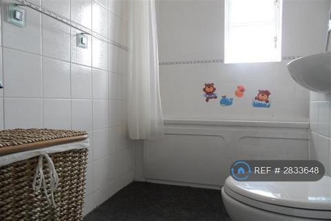 2 bedroom flat to rent, Aspen Grove, Aldershot, GU12