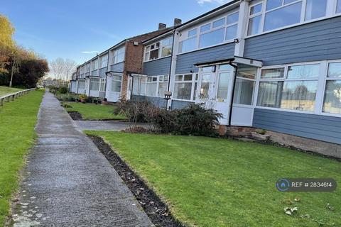 2 bedroom flat to rent, High Moor Court, Leeds, LS17