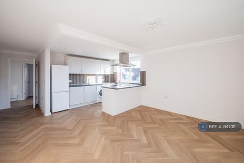 2 bedroom flat to rent, Neale Court, Dagenham, RM9