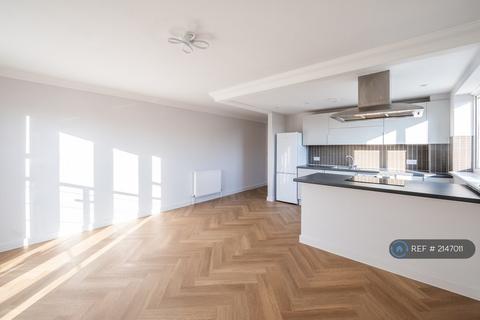 2 bedroom flat to rent, Neale Court, Dagenham, RM9