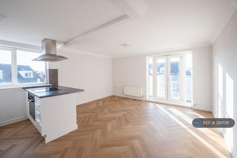 2 bedroom flat to rent, Neale Court, Dagenham, RM9