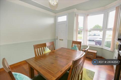 2 bedroom terraced house to rent, Regent Street, Willenhall, WV13