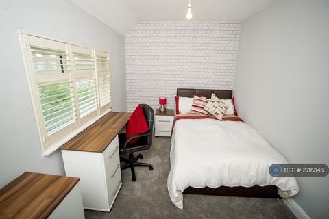 6 bedroom semi-detached house to rent, Stephens Road, Brighton, BN1