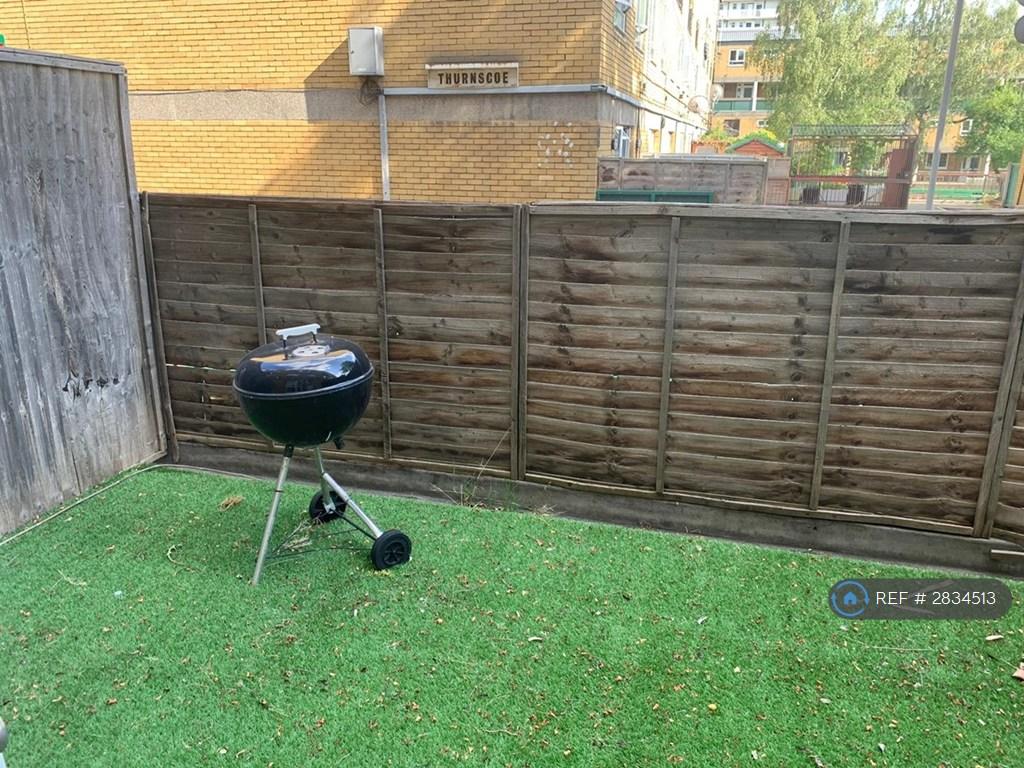 Garden With Bbq