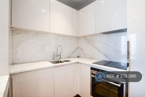 1 bedroom flat to rent, Ambassador Building, London, SW11