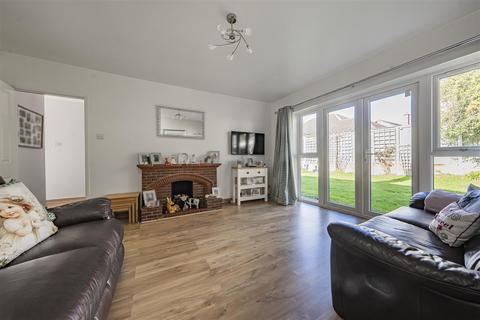 3 bedroom detached bungalow for sale, Bentley Road, Cippenham