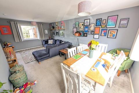 3 bedroom property for sale, Quarry Road, Alveston