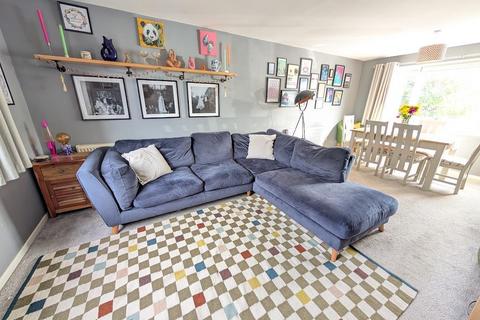 3 bedroom property for sale, Quarry Road, Alveston