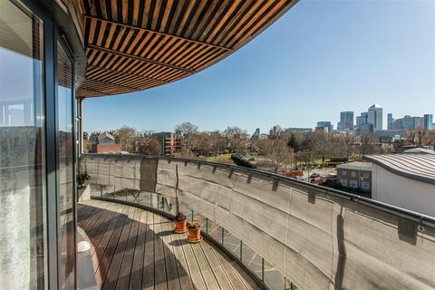 2 bedroom flat for sale, St. Pauls Way, Mile End, E3