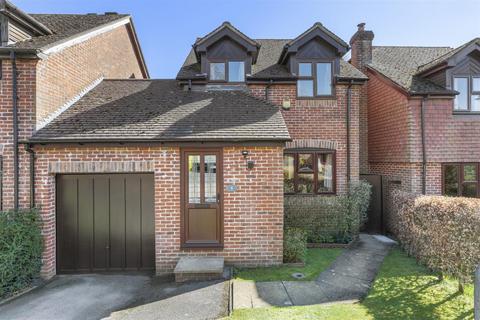 undefined, Clinkard Place, Lane End HP14