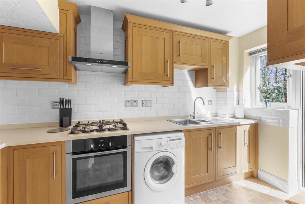 5 Clinkard Place, HP14 3 HQ-9.jpg