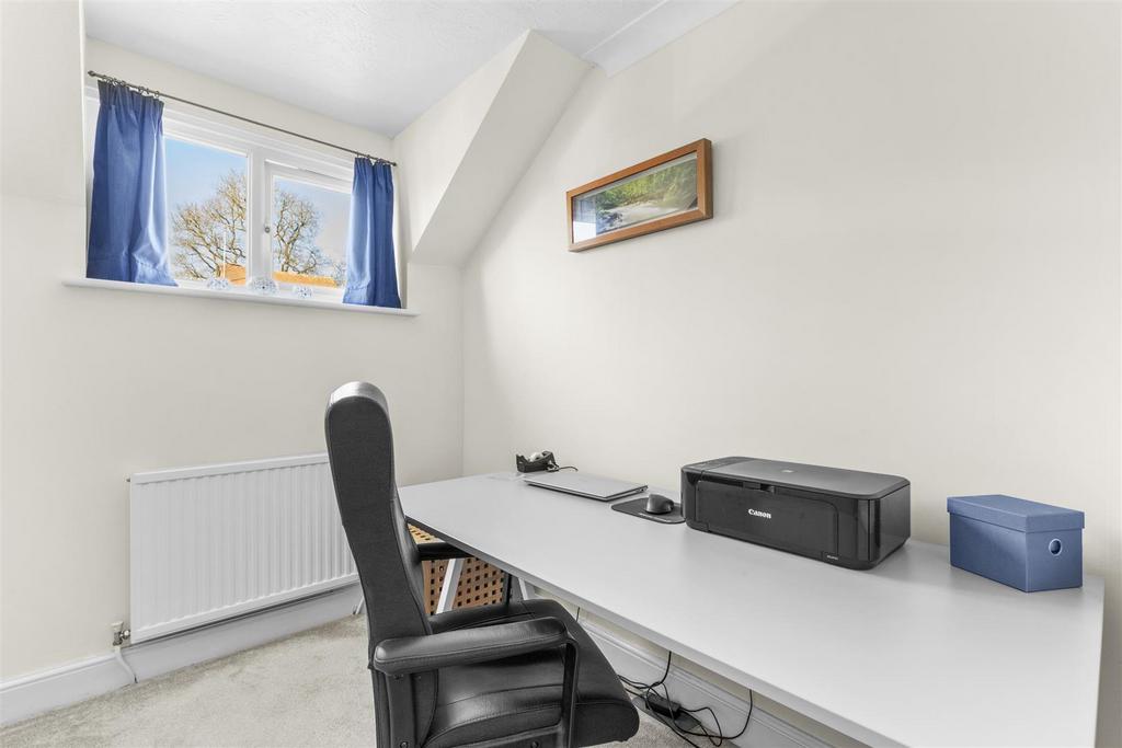 5 Clinkard Place, HP14 3 HQ-1.jpg