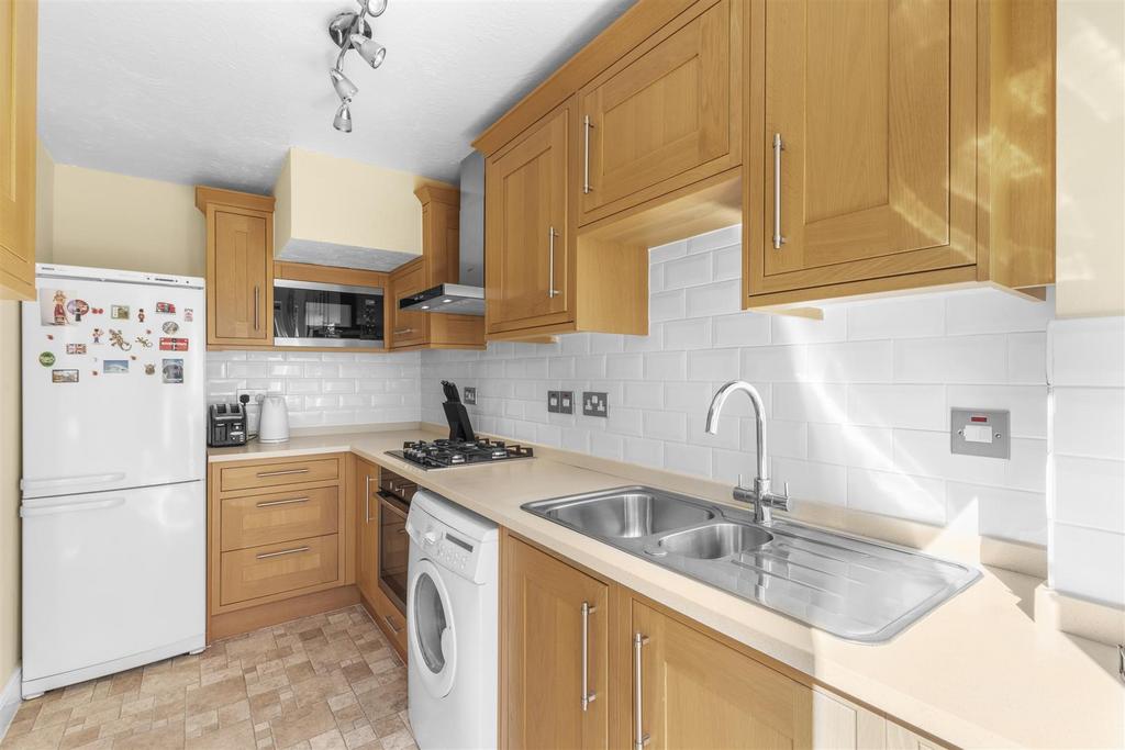5 Clinkard Place, HP14 3 HQ-10.jpg