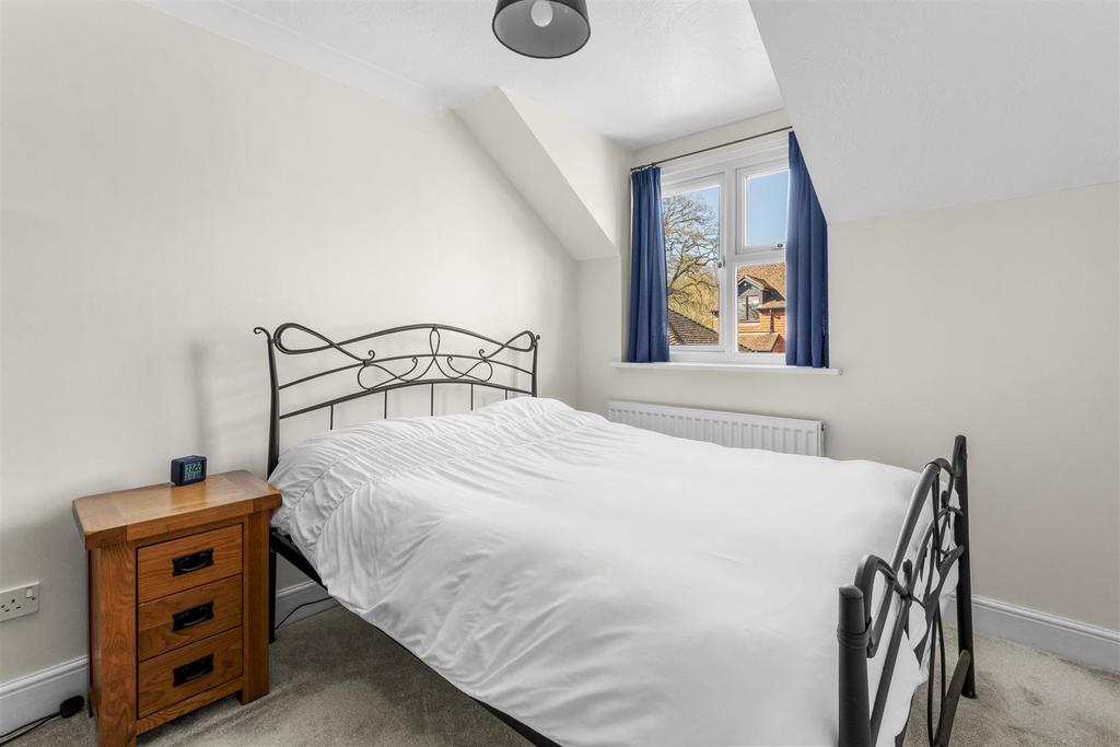 5 Clinkard Place, HP14 3 HQ-2.jpg