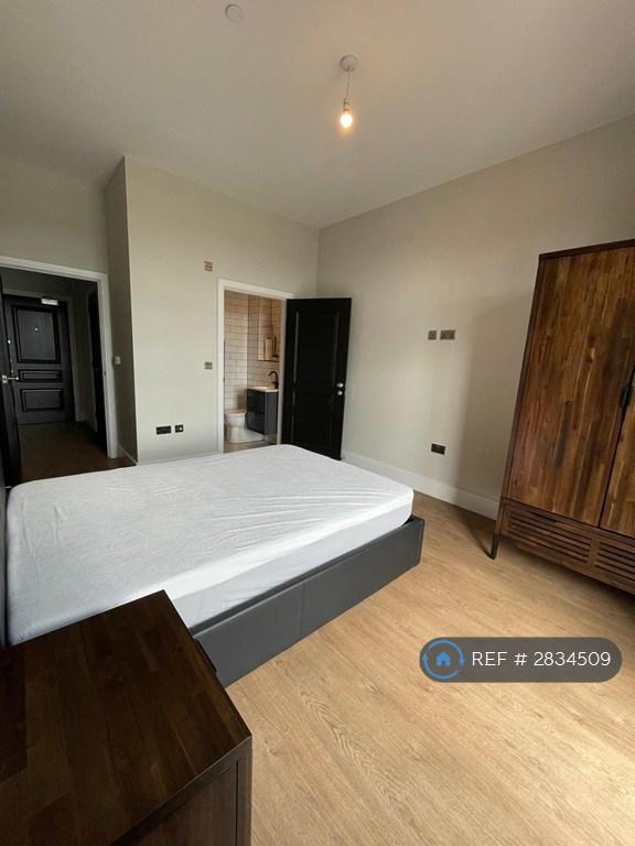 Master Bedroom & Ensuite