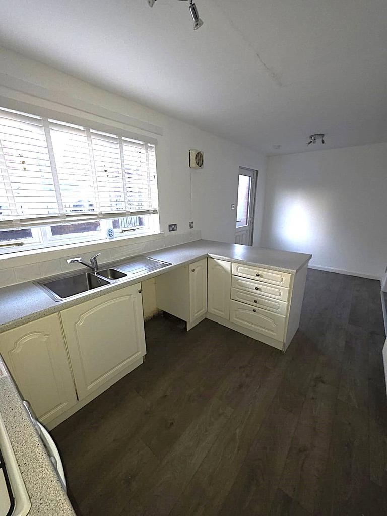 Kitchen Alt