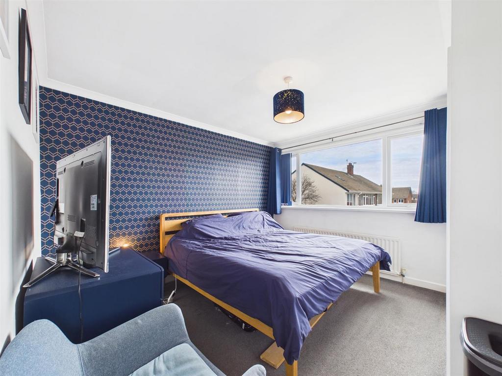 Bed 1.jpg