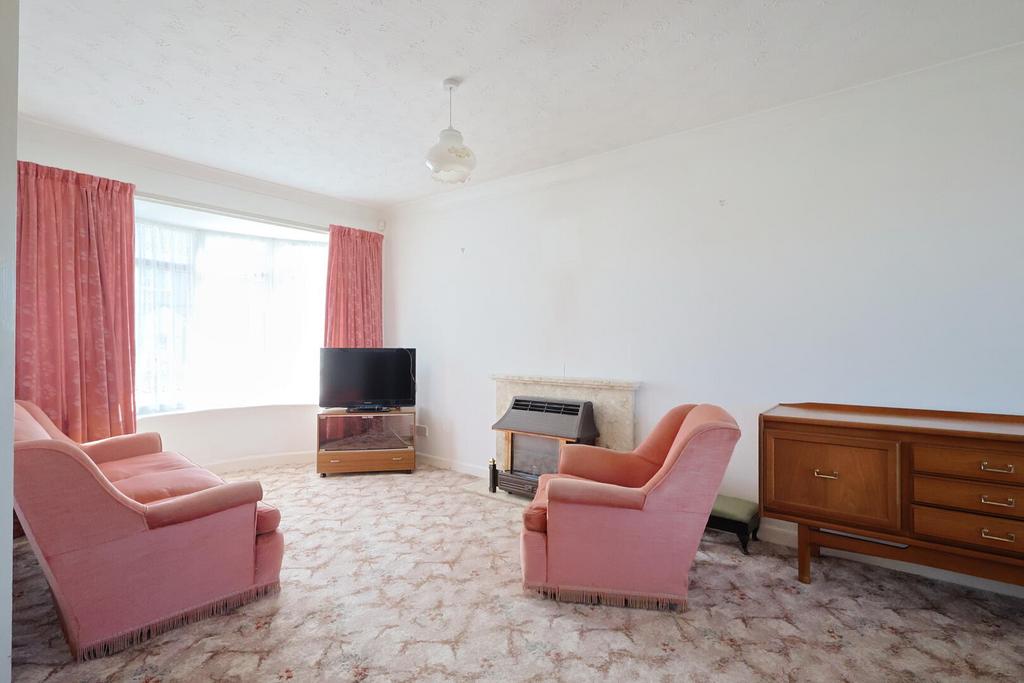 Sitting/dining room