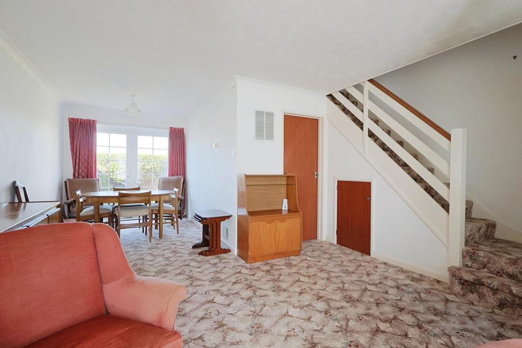 Sitting/dining room