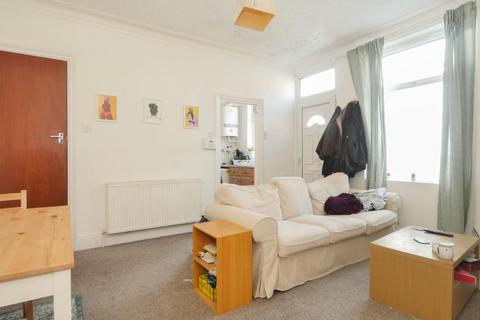 2 bedroom end of terrace house for sale, Salisbury Avenue, Leeds, LS12 2AR