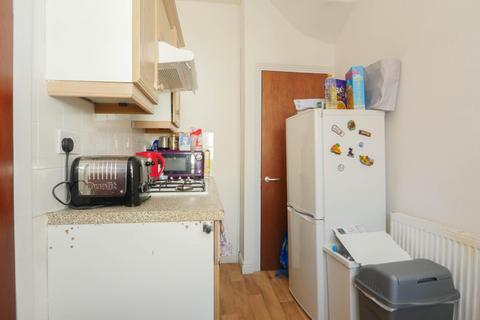 2 bedroom end of terrace house for sale, Salisbury Avenue, Leeds, LS12 2AR