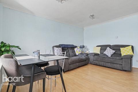 undefined, Wellesley, Harlow