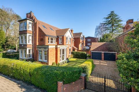 undefined, Park Avenue, Bedford