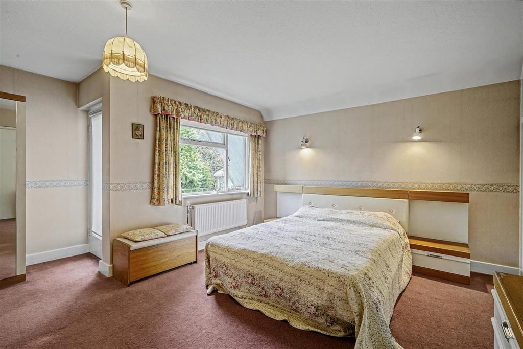 Bedroom 1 1.jpeg