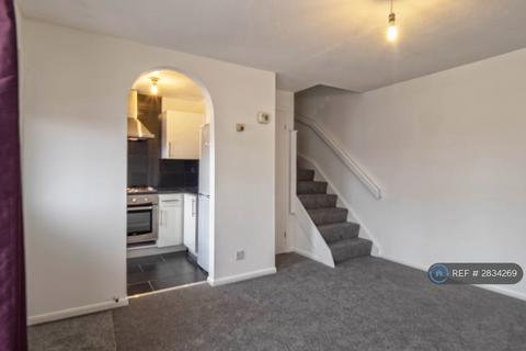 1 bedroom terraced house to rent, The Green, Ashford, TW15