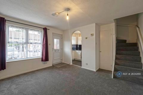 1 bedroom terraced house to rent, The Green, Ashford, TW15
