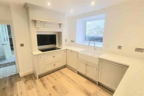 4 bedroom terraced house for sale, 4 Bronwen Terrace, Harlech