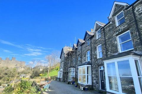 4 bedroom terraced house for sale, 4 Bronwen Terrace, Harlech
