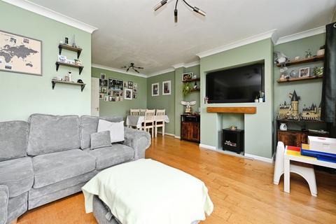 3 bedroom end of terrace house for sale, Landseer Drive, Downham Market