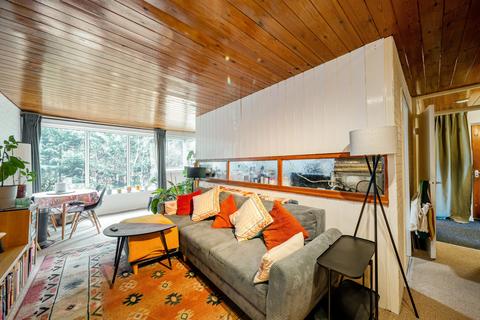 2 bedroom flat for sale, Shaw Lane, Leeds, LS6