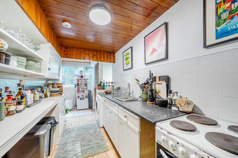 2 bedroom flat for sale, Shaw Lane, Leeds, LS6