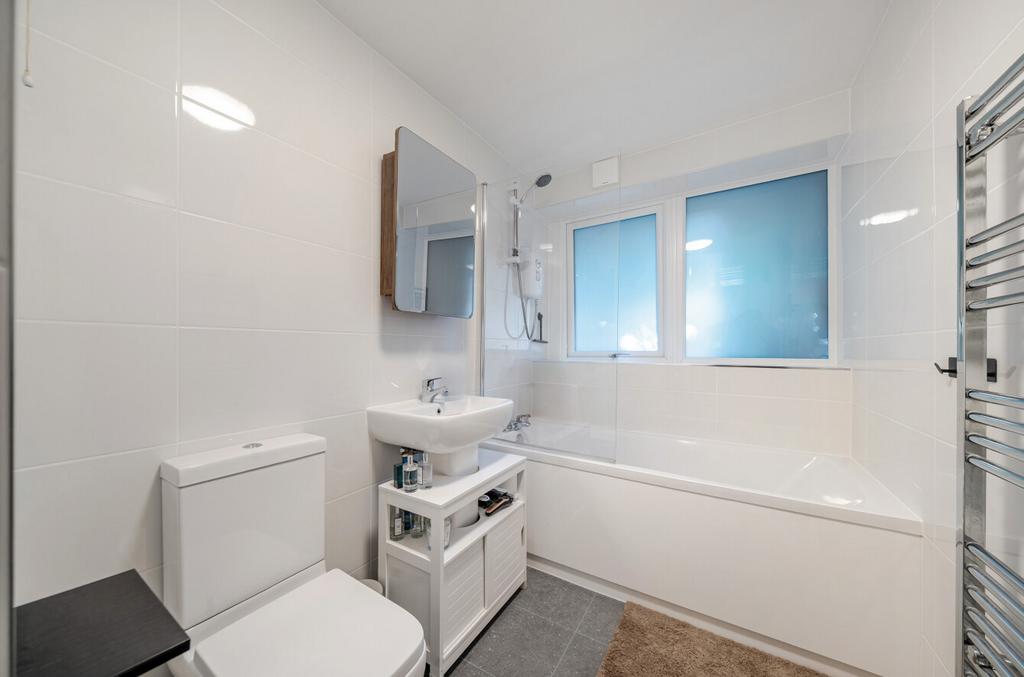 1423281-4-69bac8b...