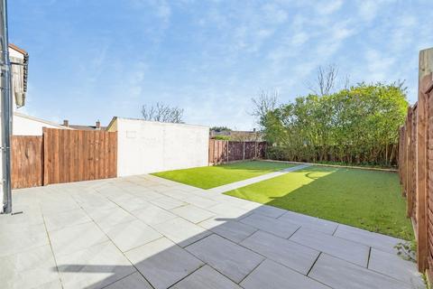 3 bedroom semi-detached house for sale, Hoylake Gardens, Watford