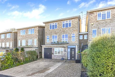 Haywards Close, RG9 1UY