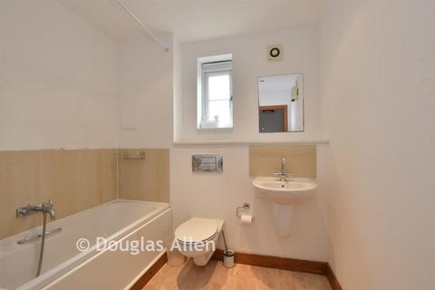 undefined, Kendal, Purfleet RM19