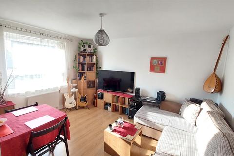 Talbot Close, Mitcham