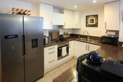 undefined, Talbot Close, Mitcham