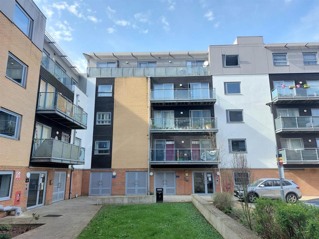 Oak Lodge outside 2.jpeg