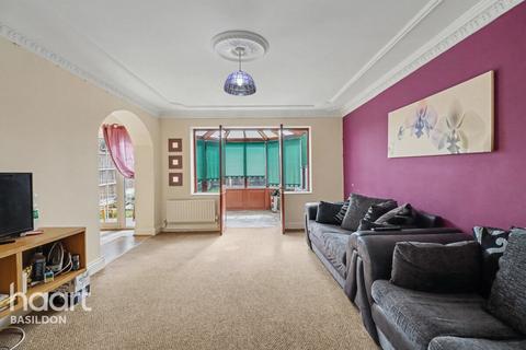 5 bedroom terraced house for sale, Rayside, Basildon