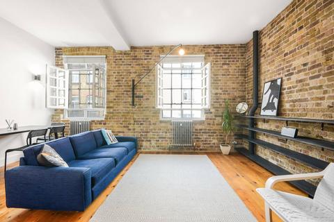 3 bedroom flat to rent, Surrey Square, Elephant and Castle, London, SE17