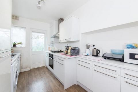 2 bedroom apartment to rent, Denison Close, Hampstead Garden Suburb N2