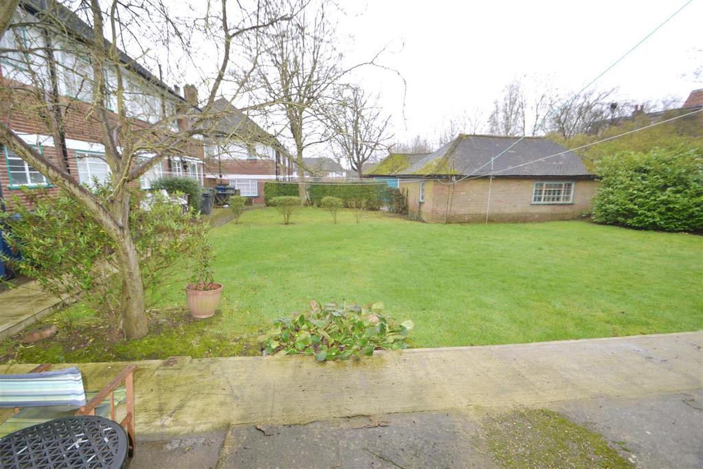 Denison Close 63 comm garden FS.JPG