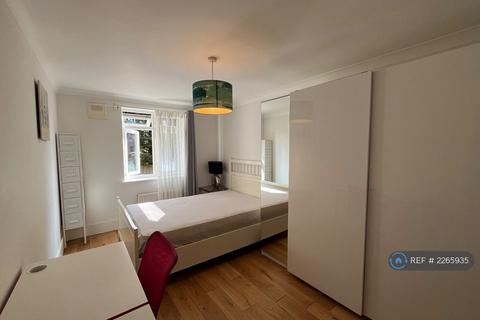 2 bedroom flat to rent, Holden Road, London, N12