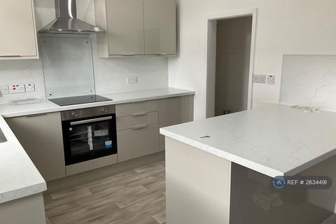 3 bedroom terraced house to rent, Marlborough Street, Heywood, OL10